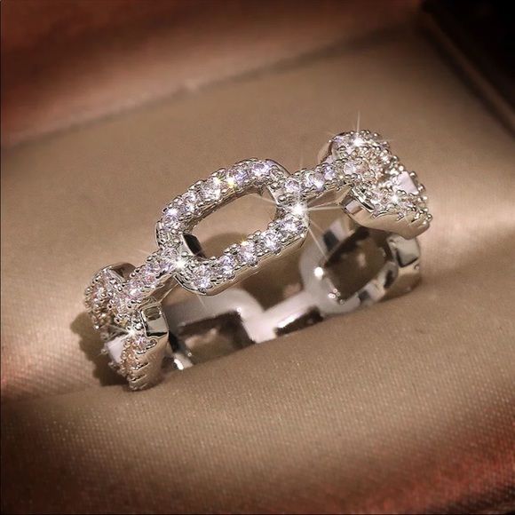 *NEW*Luxury Creative Womens Diamond Ring - Picture 2 of 4